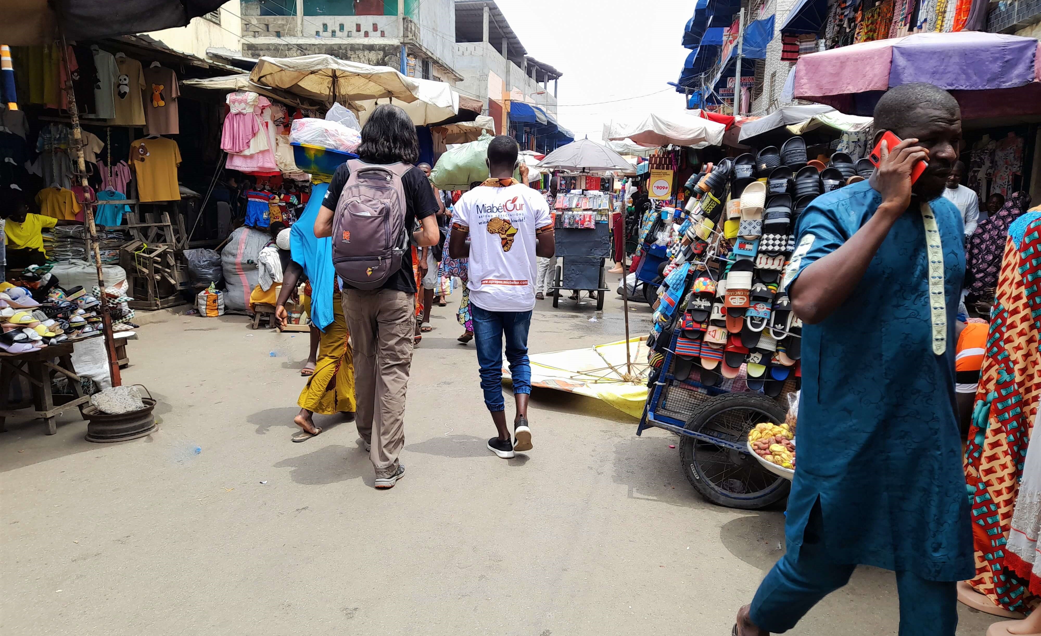 walking within Lomé market